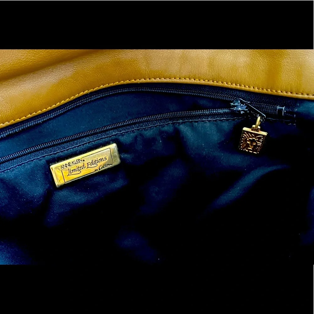 Leather Shoulder Bag - So Elegant!